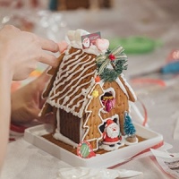 聖誕快樂！打造聖誕老公公的薑餅屋！