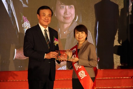 坤悅開發榮獲107年度《台灣誠信建商》品牌認證。