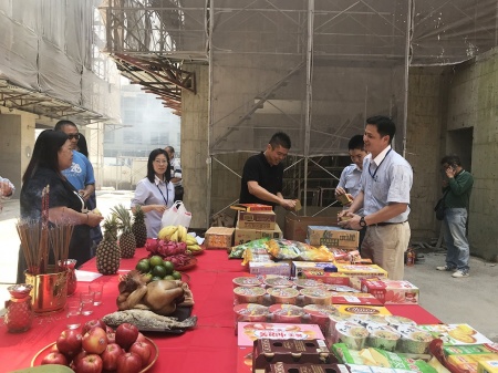 「迎新墅」工地上樑儀式，圓滿成功。
