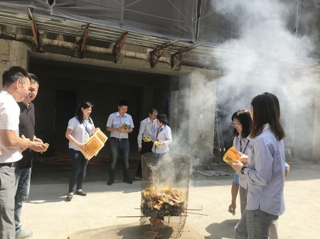 「迎新墅」工地上樑儀式，圓滿成功。