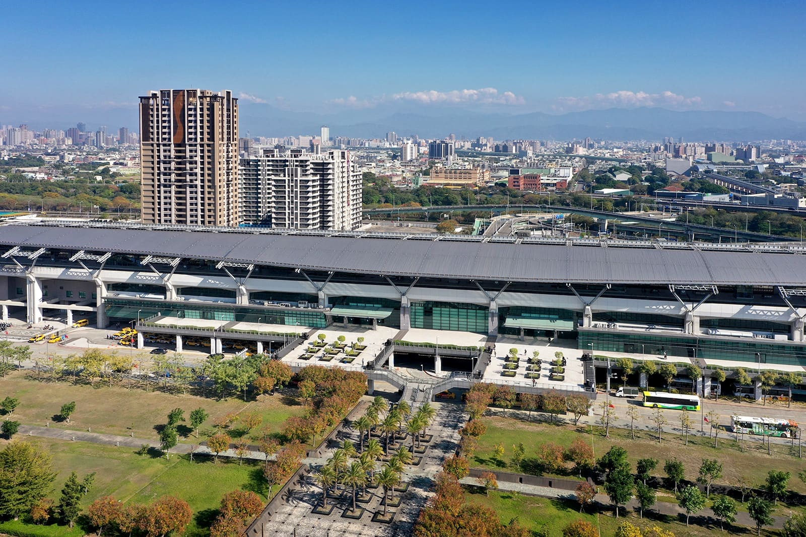 高鐵台中站實景照